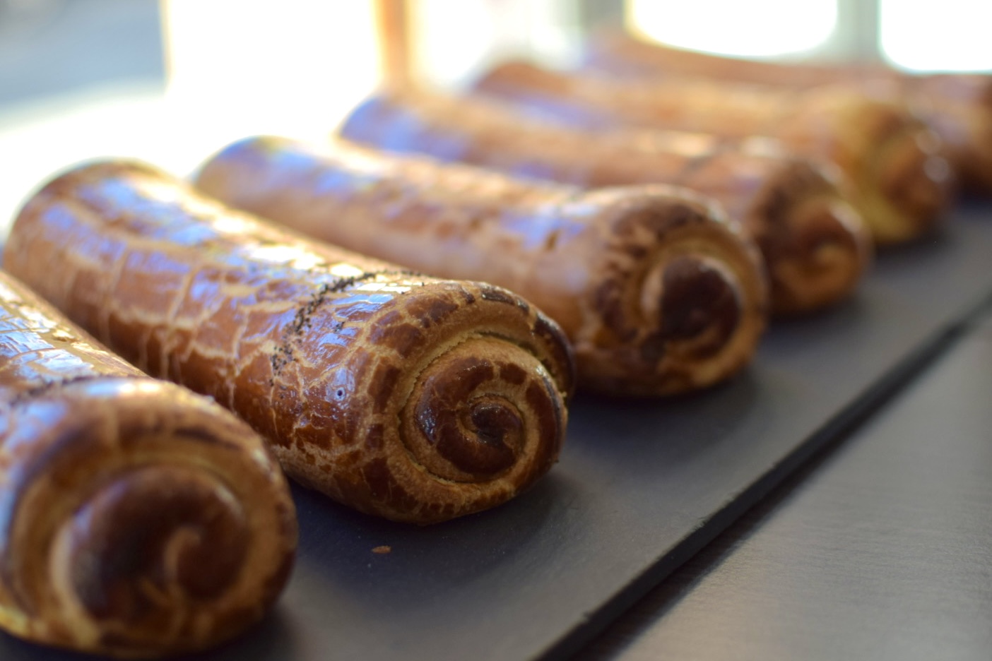 Gesztenyés-meggyes-csokis bejgli